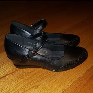RASOLLI Black Leather Wedge heels